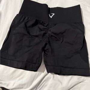 SYNERGY ESSENTIAL BLACK SEAMLESS SHORTS